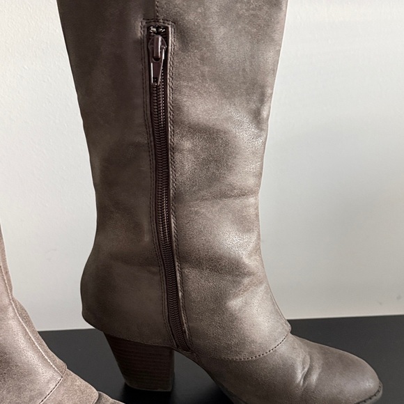 Brown Faux Cowgirl Boots - Picture 4 of 9